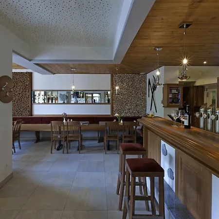 מלון Wellnesshotel Aumuehle 4*