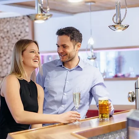 מלון Wellnesshotel Aumuehle 4*